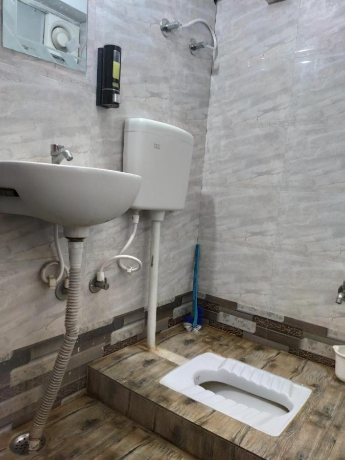 Budget Hotel Patna  Bagian luar foto